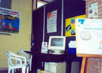 stand1xweb.JPG (24284 byte)